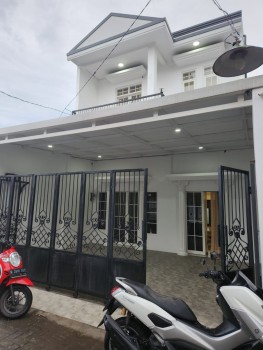 Rumah Mewah Semi Furnished Banjararum Singosari Malang #1
