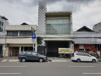 Spacious Office Building (ex Bank) Building Jalan Suryopranoto, Harmoni, Jakpus #1