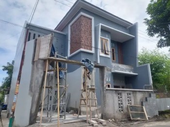 Rumah Bagus 2 Lt Gress Finishing Banjarsari Solo Kota #1