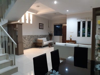 Rumah Tinggal 3 Lantai Di Setra Duta Cimahi Bandung #1