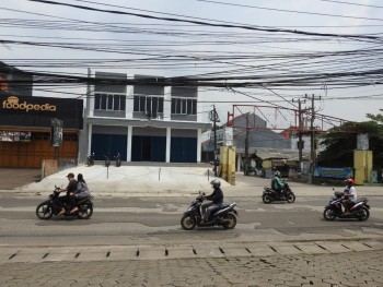 Disewakan Ruko Gandeng 3unit Pinggir Jalan Raya Di Jatikramat Bekasi #1
