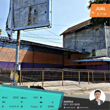 Tempat Usaha Di Pinggir Jalan Area Tengah Kota Jember #1