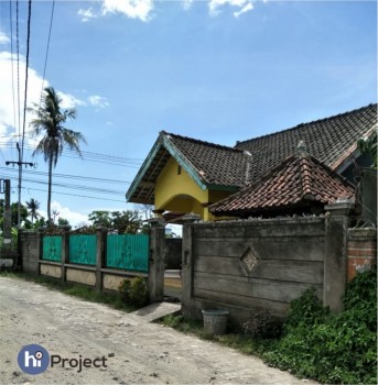 Rumah Di Pinggir Jalan Raya Sesela Lombok Barat R038 #1