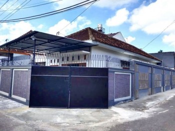 Rumah Second Bagus Tengah Kota  Lokasi :  Laweyan Surakarta #1