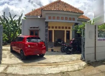 Rumah Tinggal Asri Dan Strategis Di Jl Kusumanegara, Yogyakarta #1
