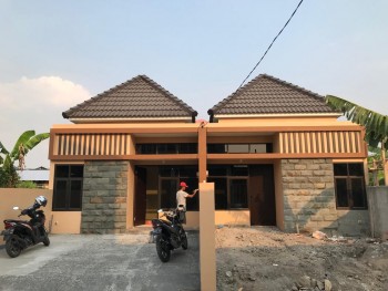 Dijual 2 Unit Rumah Siap Huni Di Jalan Depok  Pedurungan Semarang #1