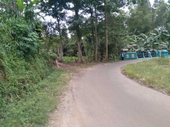 Tanah 2000 M Pinggir Jalan Aspal View Kali & Alam Di Sepang Ciracas #1
