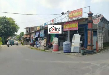 Dijual Cepat 6 Kios Plus Gudang Jln Raya Solo Banjarsari, Surakarta #1