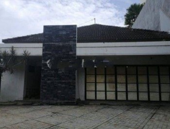 Rumah Pinggir Jalan Raya S. Parman, Semarang #1