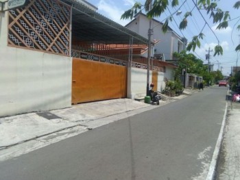 Rumah Second Full Furnished (ex Klinik Kecantikan)   Alamat Lokasi : Manahan, Banjarsari, Surakarta #1