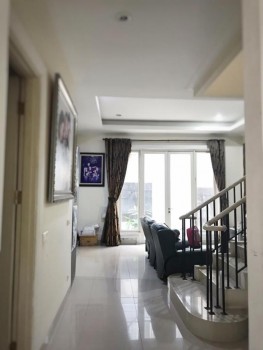 Rumah Di Tangerang Serpong Les Belles Maison 3 7 Km Dari Living World Mall Alam Sutera Onlist Id