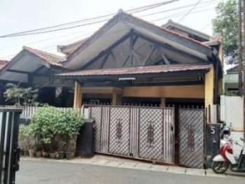 Rumah Kost 10 Pintu Dengan Rumah Utama Yang Luas Di Bintaro #1