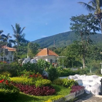 Villa Putih Pekarangan Luas Di Tajur Halang Cijeruk Bogor #1