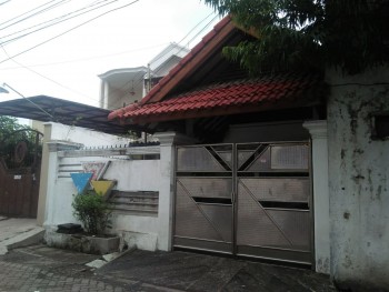 Disewakan*rumah Daerah Petemon Sawahan Surabaya #1