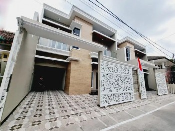 Hunian Mewah 2 Lantai Minimalis Modern Jajar Solo #1