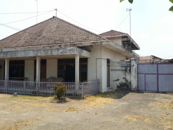 Rumah Dan Gudang Di Jalan Moh Husni Thamrin Daerah Kediri #1
