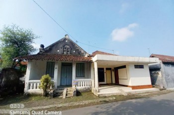 Dijual Rumah Tua Hitung Tanah Saja Di Pusat Kota Kabupaten Jombang Dekat Rsud Kabupaten Jombang, Alun-alun Jombang, Linggajati Plaza #1