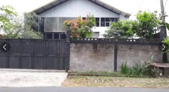 Gudang Siap Pakai, Dan Rumah Tinggal Di Jl Magelang Km 13, Caturharjo #1