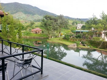 Sewa Villa Di Puncak Sebelum Kota Bunga Hanjawar View Danau Dan Pegunungan Fasilitas Lengkap Ada Swimming Pool #1