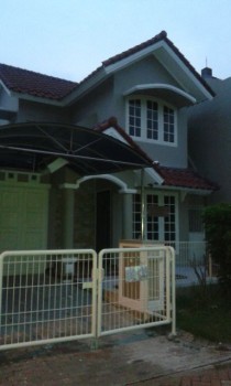 Rumah Villa Valencia Surabaya Barat (code : Yln) #1