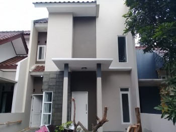 Rumah 2 Lantai Dalam Komplek Semi Furnished Di Limo Depok #1