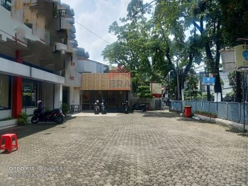 Ruangan Usaha Di Jalan Utama Ir Haji Juanda Dago Bandung #1