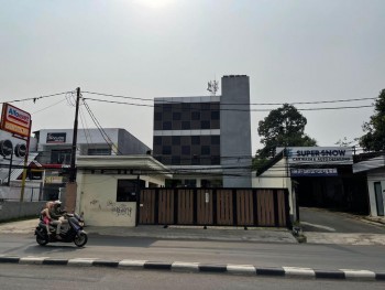 Gedung Perkantoran Di Jalan Raya Cilandak Kko, Jakarta Selatan #1