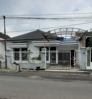 Dijual Rumah Lokasi Srigading Malang Rp 2,5 Milyar #1