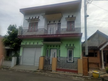 Dijual Rumah Lokasi Jalan Aspal Kampung Desa Krebet Bululawang 2 Lantai 850 Juta Malang #1