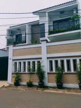 Rumah Dijual 2,5 Lantai Aman, Nyaman, Siap Huni Lokasi Di Cilangkap Cipayung Jakarta Timur #1