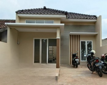 Dijual Rumah Cantik Bangunan Baru Saptorenggo Pakis Malang 420 Juta #1