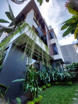 Rumah Huk Mewah Gaya Tropical Resort Strategis Di Pejaten Jakarta Selatan #1