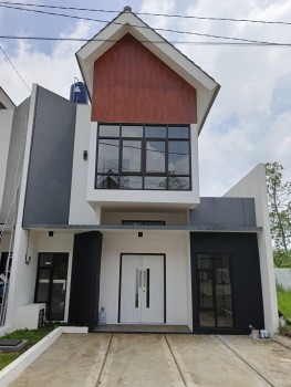 Dijual Rumah Villa 2 Lantai Di Junrejo Kota Batu View Pegunungan Dekat Jatim Park 2 Dan Bns 700 Juta #1