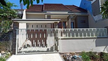 Dijual Rumah 2 Lantai Jalan Palmerah Cemorokandang Malang 1,2 Milyar #1