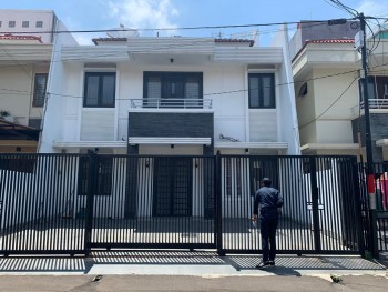 Rumah Bagus Di Perum Gading Kirana Kelapa Gading, Jakarta Utara #1