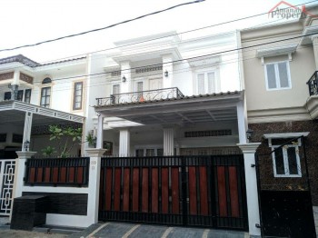 Rumah Mewah Clasic Komplek One Gate Security Tanah Baru Beji Depok #1